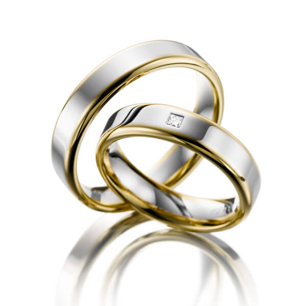 Paar bicolor Trauringe/Eheringe in Gelbgold 585 Weißgold 585 mit zus. 0,03 ct. Prinzess-Diamant tw, si von acredo - S-1066-1 Paar bicolor Trauringe/Eheringe in Gelbgold 585 Weißgold 585 mit zus. 0,03 ct. Prinzess-Diamant tw, si von acredo - S-1066-1