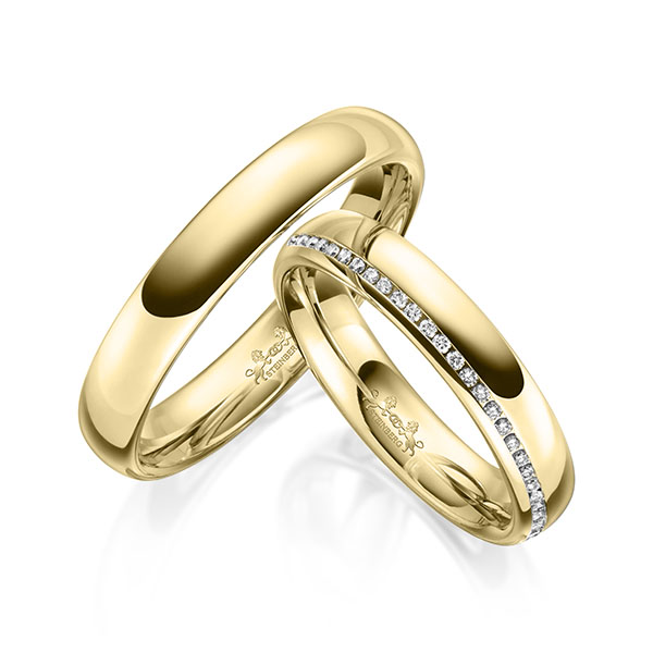 Paar klassische Memoire-Trauringe/Eheringe in Gelbgold 585 halbausgefasst mit zus. 0,145 ct. Brillant tw, si von Steinberg - Q-1633-2 Paar klassische Memoire-Trauringe/Eheringe in Gelbgold 585 halbausgefasst mit zus. 0,145 ct. Brillant tw, si von Steinberg - Q-1633-2