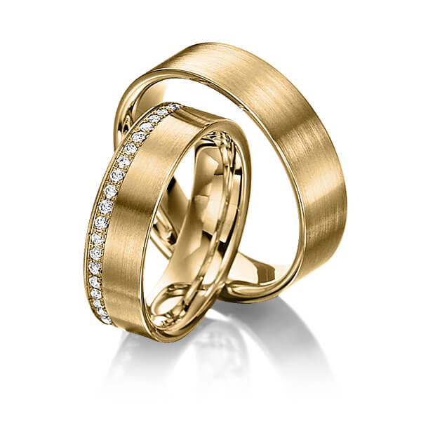 Paar klassische Memoire-Trauringe/Eheringe in Gelbgold 585 halbausgefasst mit zus. 0,22 ct. Brillant tw, si von Steinberg - Q-1008-2 Paar klassische Memoire-Trauringe/Eheringe in Gelbgold 585 halbausgefasst mit zus. 0,22 ct. Brillant tw, si von Steinberg - Q-1008-2