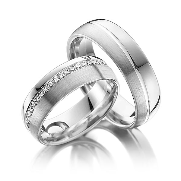 Paar klassische Memoire-Trauringe/Eheringe in Weissgold 585 vollausgefasst mit zus. 0,45 ct. Brillant tw, si von Steinberg - Q-1093-2 Paar klassische Memoire-Trauringe/Eheringe in Weissgold 585 vollausgefasst mit zus. 0,45 ct. Brillant tw, si von Steinberg - Q-1093-2
