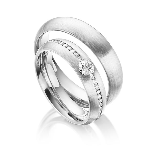 Paar klassische Memoire-Trauringe/Eheringe in Weissgold 585 vollausgefasst mit zus. 0,69 ct. Brillant tw, si von Steinberg - Q-1469-2 Paar klassische Memoire-Trauringe/Eheringe in Weissgold 585 vollausgefasst mit zus. 0,69 ct. Brillant tw, si von Steinberg - Q-1469-2