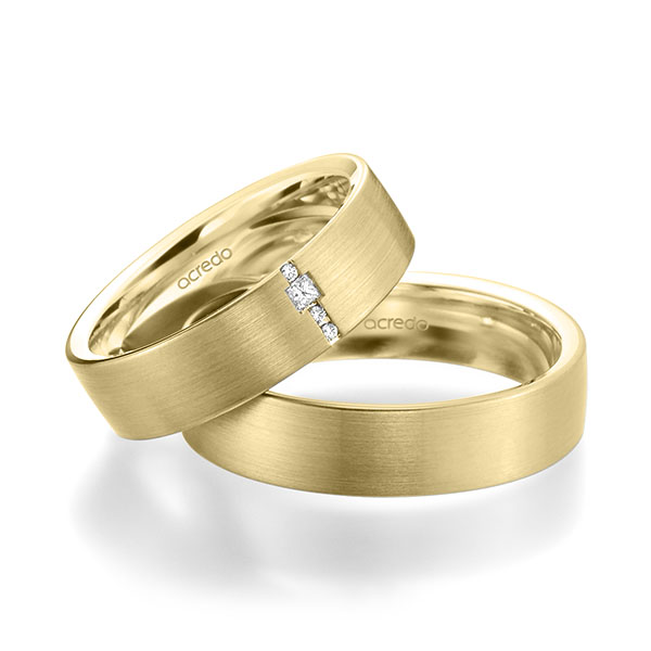 Paar klassische Trauringe/Eheringe in außen Gelbgold 585 , innen Gelbgold 585 mit zus. 0,045 ct. Brillant & Prinzess-Diamant tw, si von acredo - A-1948-6 Paar klassische Trauringe/Eheringe in außen Gelbgold 585 , innen Gelbgold 585 mit zus. 0,045 ct. Brillant & Prinzess-Diamant tw, si von acredo - A-1948-6