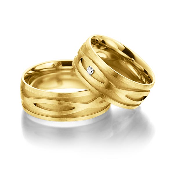 Paar klassische Trauringe/Eheringe in außen Gelbgold 585 , innen Gelbgold 585 mit zus. 0,04 ct. Brillant tw, si von Steinberg - T-1067-3 Paar klassische Trauringe/Eheringe in außen Gelbgold 585 , innen Gelbgold 585 mit zus. 0,04 ct. Brillant tw, si von Steinberg - T-1067-3