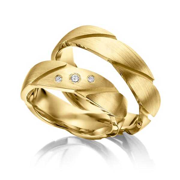 Paar klassische Trauringe/Eheringe in außen Gelbgold 585 , innen Gelbgold 585 mit zus. 0,05 ct. Brillant tw, si von Steinberg - T-1065-3 Paar klassische Trauringe/Eheringe in außen Gelbgold 585 , innen Gelbgold 585 mit zus. 0,05 ct. Brillant tw, si von Steinberg - T-1065-3
