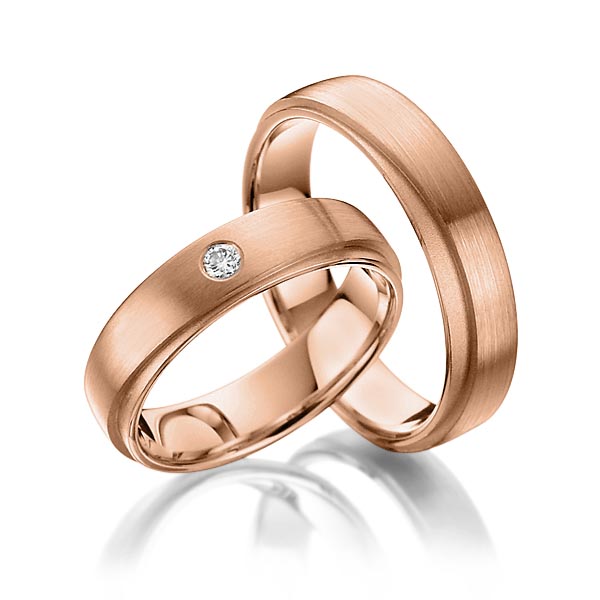 Paar klassische Trauringe/Eheringe in außen Rotgold 585 , innen Rotgold 585 mit zus. 0,05 ct. Brillant tw, si von Steinberg - T-1073-4 Paar klassische Trauringe/Eheringe in außen Rotgold 585 , innen Rotgold 585 mit zus. 0,05 ct. Brillant tw, si von Steinberg - T-1073-4
