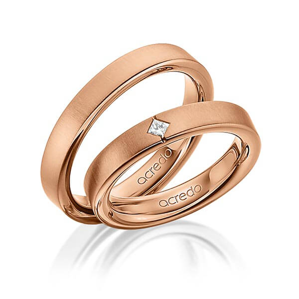 Paar klassische Trauringe/Eheringe in aussen Rotgold 585 , innen Rotgold 585 mit zus. 0,05 ct. Prinzess-Diamant tw, si von acredo - A-1468-7 Paar klassische Trauringe/Eheringe in aussen Rotgold 585 , innen Rotgold 585 mit zus. 0,05 ct. Prinzess-Diamant tw, si von acredo - A-1468-7
