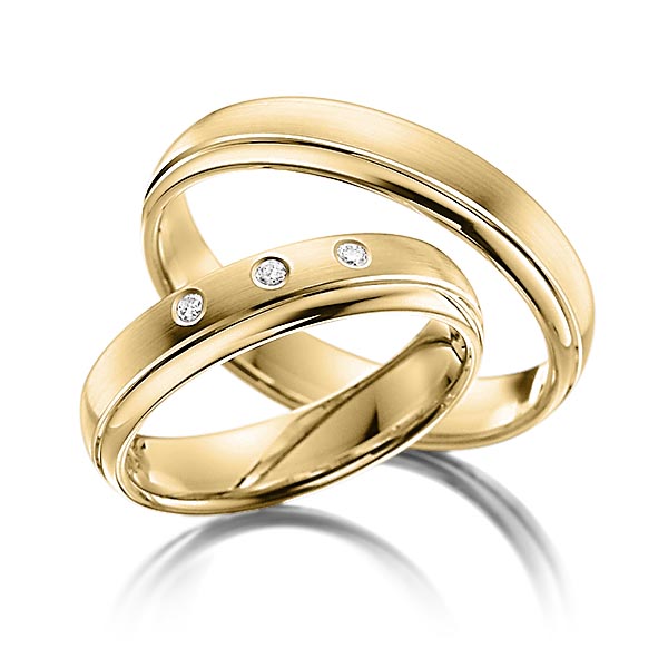 Paar klassische Trauringe/Eheringe in Gelbgold 585 mit zus. 0,06 ct. Brillant tw, si von Steinberg - T-1140-3 Paar klassische Trauringe/Eheringe in Gelbgold 585 mit zus. 0,06 ct. Brillant tw, si von Steinberg - T-1140-3