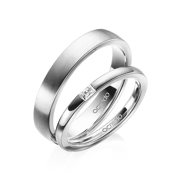 Paar klassische Trauringe/Eheringe in Graugold 585 mit zus. 0,07 ct. Baguette-Diamant tw, vs von acredo - A-1402-5 Paar klassische Trauringe/Eheringe in Graugold 585 mit zus. 0,07 ct. Baguette-Diamant tw, vs von acredo - A-1402-5