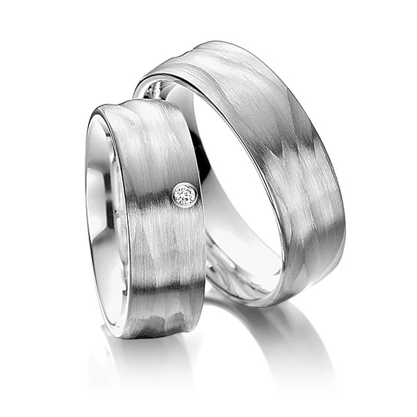 Paar klassische Trauringe/Eheringe in Palladium 585 mit zus. 0,03 ct. Brillant tw, si von Steinberg - T-1104-1 Paar klassische Trauringe/Eheringe in Palladium 585 mit zus. 0,03 ct. Brillant tw, si von Steinberg - T-1104-1