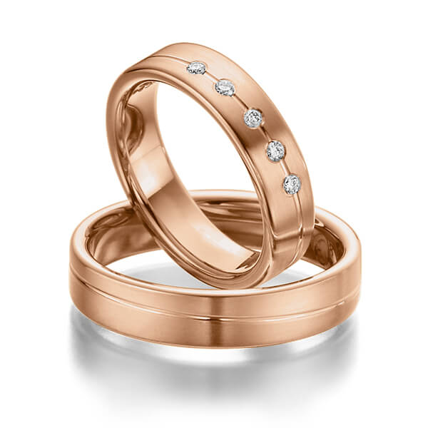 Paar klassische Trauringe/Eheringe in Rotgold 585 mit zus. 0,1 ct. Brillant tw, si von Steinberg - Q-1095-4 Paar klassische Trauringe/Eheringe in Rotgold 585 mit zus. 0,1 ct. Brillant tw, si von Steinberg - Q-1095-4