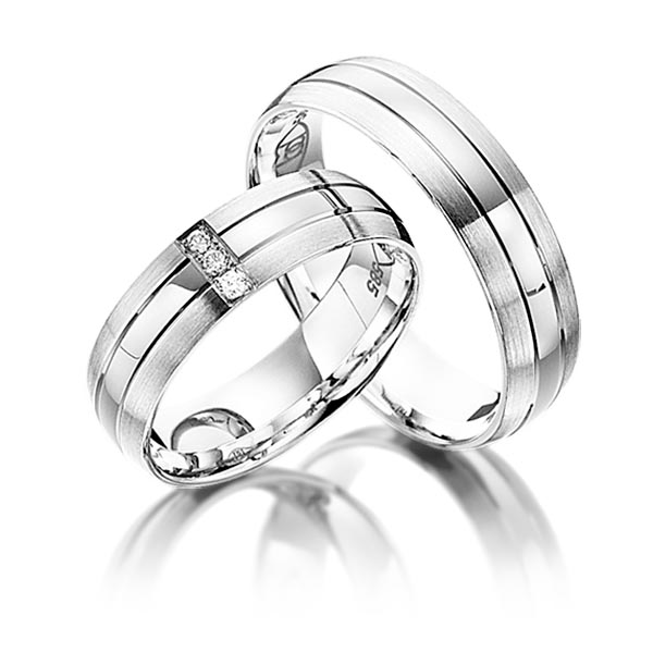 Paar klassische Trauringe/Eheringe in Weissgold 585 mit zus. 0,03 ct. Brillant tw, si von Steinberg - Q-1051-7 Paar klassische Trauringe/Eheringe in Weissgold 585 mit zus. 0,03 ct. Brillant tw, si von Steinberg - Q-1051-7