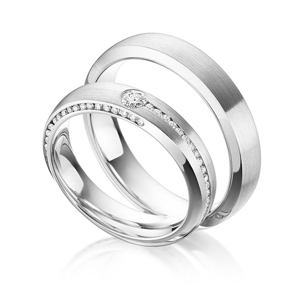 Paar klassische Trauringe/Eheringe in Weissgold 585 mit zus. 0,39 ct. Brillant tw, si von Steinberg - Q-1476-1 Paar klassische Trauringe/Eheringe in Weissgold 585 mit zus. 0,39 ct. Brillant tw, si von Steinberg - Q-1476-1