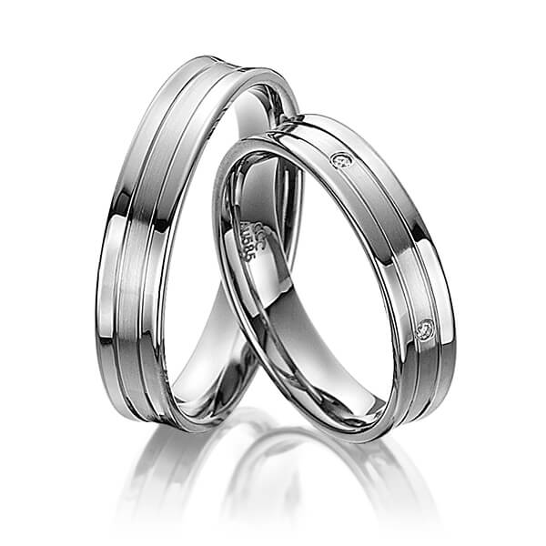 Set Klassieke trouwringen in dark grey gold 14 kt. met in totaal 0,04 ct. Briljant tw/si van acredo - A-4010-2 Set Klassieke trouwringen in dark grey gold 14 kt. met in totaal 0,04 ct. Briljant tw/si van acredo - A-4010-2