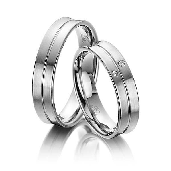 Set Klassieke trouwringen in grijsgoud 14 kt. met in totaal 0,02 ct. Briljant tw/si van acredo - A-4009-5 Set Klassieke trouwringen in grijsgoud 14 kt. met in totaal 0,02 ct. Briljant tw/si van acredo - A-4009-5
