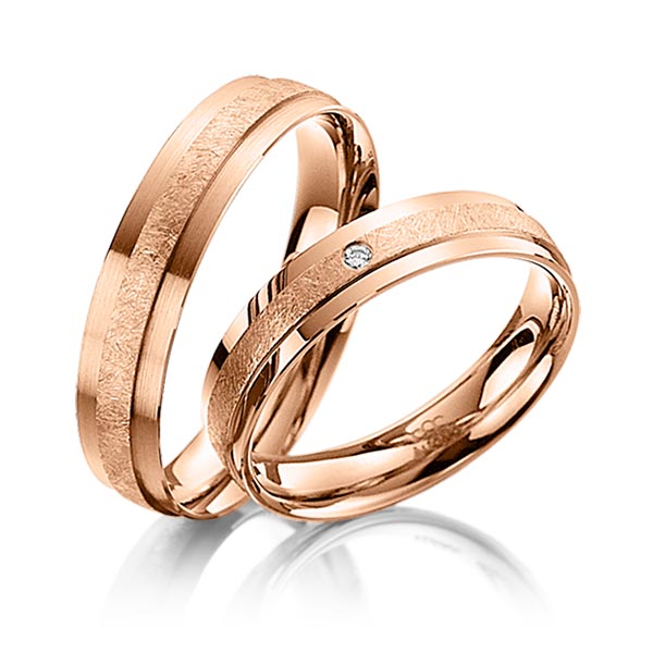Set Klassieke trouwringen in roodgoud 14 kt. met in totaal 0,015 ct. Briljant tw/si van acredo - A-4011-5 Set Klassieke trouwringen in roodgoud 14 kt. met in totaal 0,015 ct. Briljant tw/si van acredo - A-4011-5