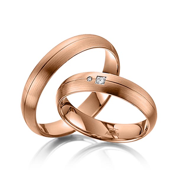 Set Klassieke trouwringen in roodgoud 14 kt. met in totaal 0,035 ct. Princess-Diamant & Briljant tw/si van acredo - A-4005-5 Set Klassieke trouwringen in roodgoud 14 kt. met in totaal 0,035 ct. Princess-Diamant & Briljant tw/si van acredo - A-4005-5