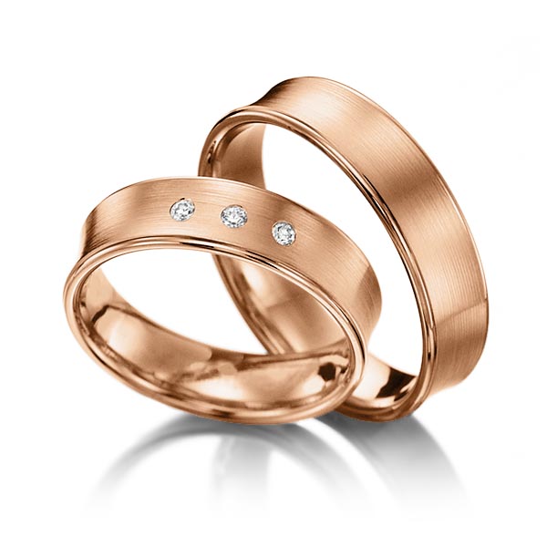 Set Klassieke trouwringen in roodgoud 14 kt. met in totaal 0,06 ct. Briljant tw/si van Steinberg - Q-1399-10 Set Klassieke trouwringen in roodgoud 14 kt. met in totaal 0,06 ct. Briljant tw/si van Steinberg - Q-1399-10