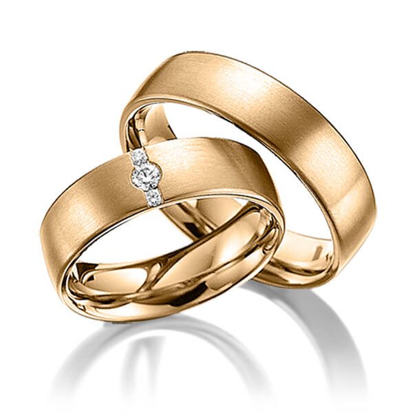 Set klassieke trouwringen in roségoud 14 kt. met in totaal 0,1 ct. Briljant tw/si van acredo - A-6001-5 Set klassieke trouwringen in roségoud 14 kt. met in totaal 0,1 ct. Briljant tw/si van acredo - A-6001-5