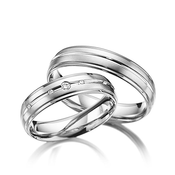 Set Klassieke trouwringen in witgoud 14 kt. met in totaal 0,062 ct. Briljant tw/si van acredo - A-3015-9 Set Klassieke trouwringen in witgoud 14 kt. met in totaal 0,062 ct. Briljant tw/si van acredo - A-3015-9