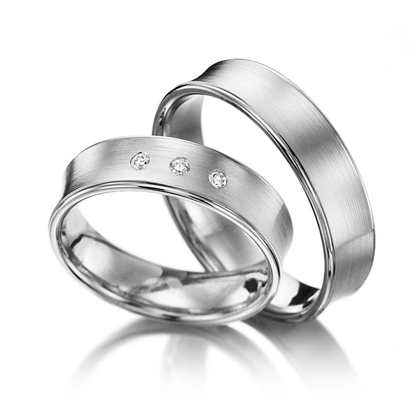 Set Klassieke trouwringen in witgoud 14 kt. met in totaal 0,06 ct. Briljant tw/si van Steinberg - Q-1399-11 Set Klassieke trouwringen in witgoud 14 kt. met in totaal 0,06 ct. Briljant tw/si van Steinberg - Q-1399-11