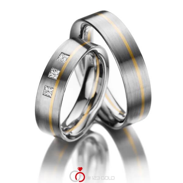Paar bicolor Trauringe/Eheringe in Graugold 585 Weißgold 585 Gelbgold 585 mit zus. 0,21 ct. Prinzess-Diamant tw, si von Steinberg - Q-1209-1 Paar bicolor Trauringe/Eheringe in Graugold 585 Weißgold 585 Gelbgold 585 mit zus. 0,21 ct. Prinzess-Diamant tw, si von Steinberg - Q-1209-1