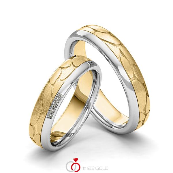Paar bicolor Trauringe/Eheringe in Weissgold 585 Gelbgold 585 Laser Struktur mit zus. 0,025 ct. Brillant tw, si von 123gold - Y-1388-2 Paar bicolor Trauringe/Eheringe in Weissgold 585 Gelbgold 585 Laser Struktur mit zus. 0,025 ct. Brillant tw, si von 123gold - Y-1388-2