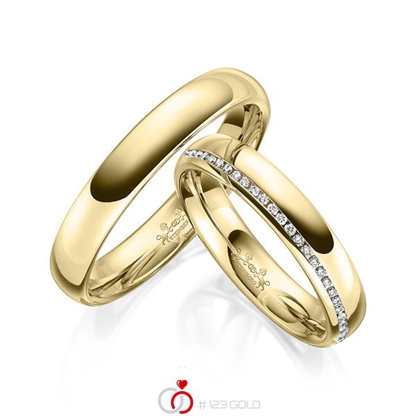 Paar klassische Memoire-Trauringe/Eheringe in Gelbgold 585 halbausgefasst mit zus. 0,145 ct. Brillant tw, si von Steinberg - Q-1633-2 Paar klassische Memoire-Trauringe/Eheringe in Gelbgold 585 halbausgefasst mit zus. 0,145 ct. Brillant tw, si von Steinberg - Q-1633-2