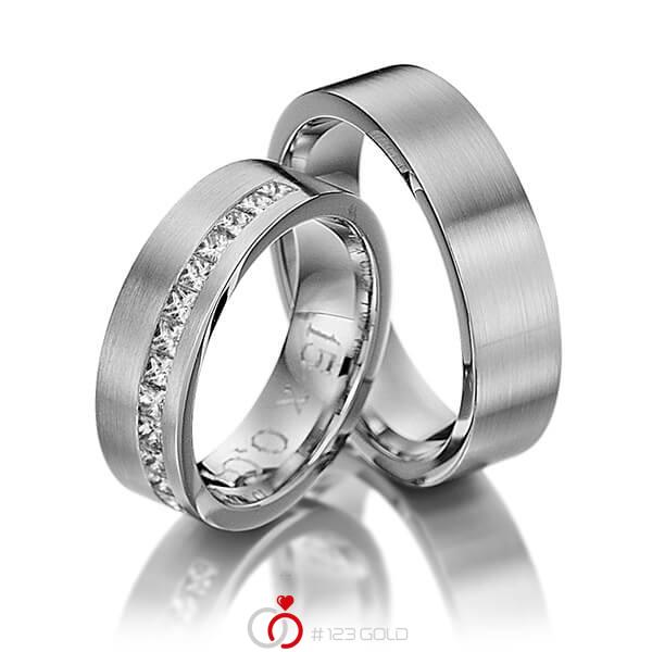 Paar klassische Memoire-Trauringe/Eheringe in Graugold 585 halbausgefasst mit zus. 0,68 ct. Prinzess-Diamant tw, si von Steinberg - Q-1220-3 Paar klassische Memoire-Trauringe/Eheringe in Graugold 585 halbausgefasst mit zus. 0,68 ct. Prinzess-Diamant tw, si von Steinberg - Q-1220-3