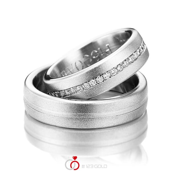 Paar klassische Memoire-Trauringe/Eheringe in Weißgold 585 halbausgefasst mit zus. 0,22 ct. Brillant tw, si von Steinberg - Q-1214-6 Paar klassische Memoire-Trauringe/Eheringe in Weißgold 585 halbausgefasst mit zus. 0,22 ct. Brillant tw, si von Steinberg - Q-1214-6