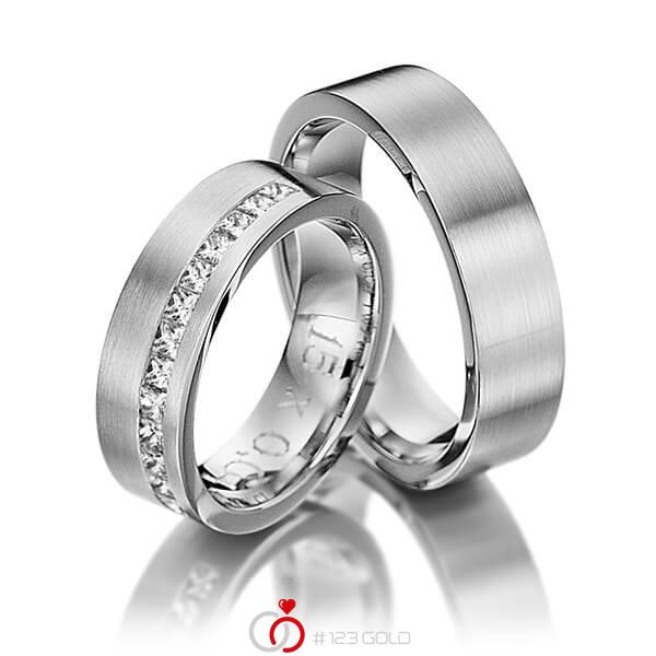 Paar klassische Memoire-Trauringe/Eheringe in Weißgold 585 halbausgefasst mit zus. 0,68 ct. Prinzess-Diamant tw, si von Steinberg - Q-1220-1 Paar klassische Memoire-Trauringe/Eheringe in Weißgold 585 halbausgefasst mit zus. 0,68 ct. Prinzess-Diamant tw, si von Steinberg - Q-1220-1