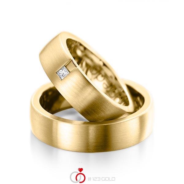 Paar klassische Trauringe/Eheringe in aussen Gelbgold 585 , innen Gelbgold 585 mit zus. 0,06 ct. Prinzess-Diamant tw, si von acredo - A-1091-3 Paar klassische Trauringe/Eheringe in aussen Gelbgold 585 , innen Gelbgold 585 mit zus. 0,06 ct. Prinzess-Diamant tw, si von acredo - A-1091-3