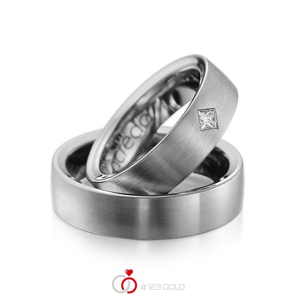 Paar klassische Trauringe/Eheringe in außen Graugold dunkel 585 , innen Graugold dunkel 585 mit zus. 0,12 ct. Prinzess-Diamant tw, si von acredo - A-1073-5 Paar klassische Trauringe/Eheringe in außen Graugold dunkel 585 , innen Graugold dunkel 585 mit zus. 0,12 ct. Prinzess-Diamant tw, si von acredo - A-1073-5