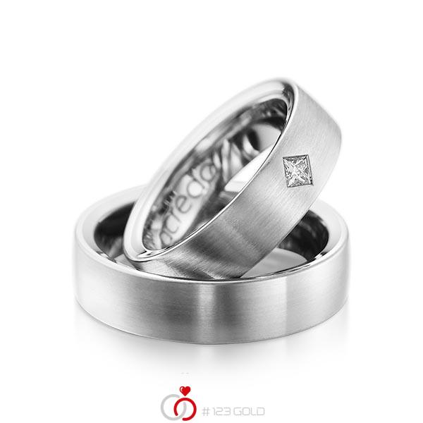 Paar klassische Trauringe/Eheringe in aussen Weissgold 585 , innen Weissgold 585 mit zus. 0,12 ct. Prinzess-Diamant tw, si von acredo - A-1073-12 Paar klassische Trauringe/Eheringe in aussen Weissgold 585 , innen Weissgold 585 mit zus. 0,12 ct. Prinzess-Diamant tw, si von acredo - A-1073-12