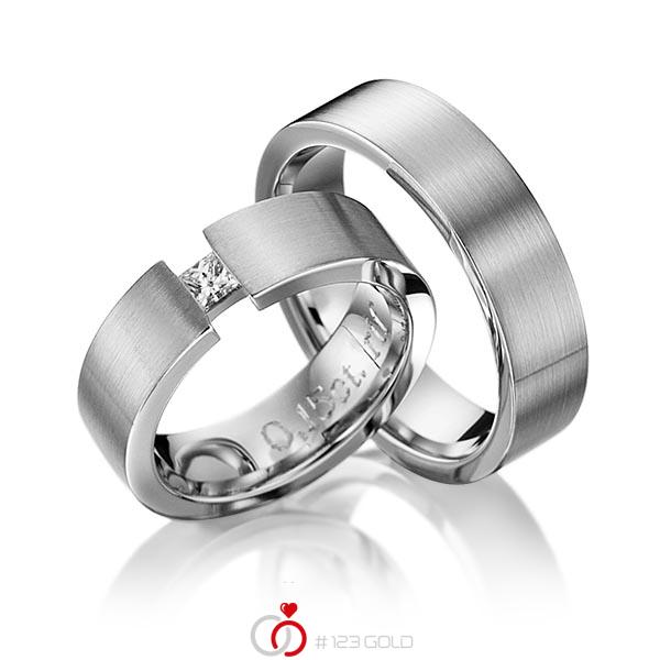 Paar klassische Trauringe/Eheringe in Edelstahl mit zus. 0,12 ct. Prinzess-Diamant tw, if von 123gold - Y-1115-4 Paar klassische Trauringe/Eheringe in Edelstahl mit zus. 0,12 ct. Prinzess-Diamant tw, if von 123gold - Y-1115-4
