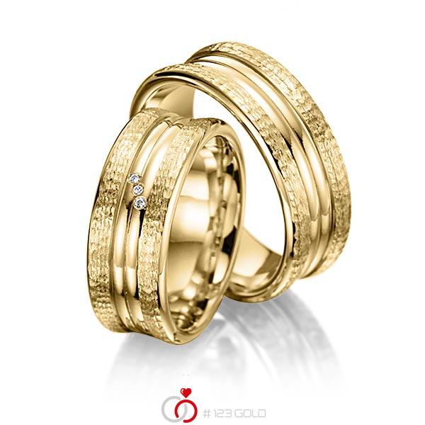 Paar klassische Trauringe/Eheringe in Gelbgold 375 gehämmert Struktur, mit zus. 0,015 ct. Brillant tw, si von Merii - M-1025-2 Paar klassische Trauringe/Eheringe in Gelbgold 375 gehämmert Struktur, mit zus. 0,015 ct. Brillant tw, si von Merii - M-1025-2