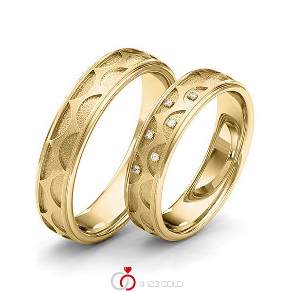 Paar klassische Trauringe/Eheringe in Gelbgold 585 Laser Struktur mit zus. 0,03 ct. Brillant tw, si von 123gold - Y-1399-6 Paar klassische Trauringe/Eheringe in Gelbgold 585 Laser Struktur mit zus. 0,03 ct. Brillant tw, si von 123gold - Y-1399-6
