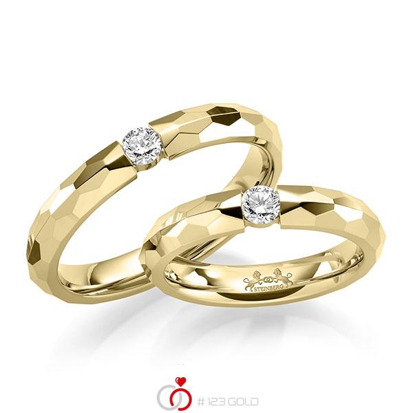 Paar klassische Trauringe/Eheringe in Gelbgold 585 mit zus. 0,24 ct. Brillant tw, si von Steinberg - Q-1682-3 Paar klassische Trauringe/Eheringe in Gelbgold 585 mit zus. 0,24 ct. Brillant tw, si von Steinberg - Q-1682-3