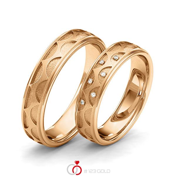 Paar klassische Trauringe/Eheringe in Roségold 585 Laser Struktur mit zus. 0,03 ct. Brillant tw, si von 123gold - Y-1399-7 Paar klassische Trauringe/Eheringe in Roségold 585 Laser Struktur mit zus. 0,03 ct. Brillant tw, si von 123gold - Y-1399-7