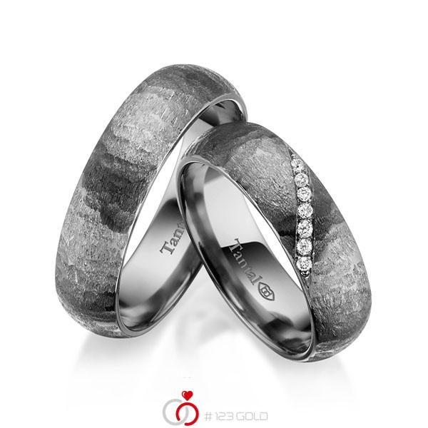 Paar klassische Trauringe/Eheringe in Tantal 900 mit zus. 0,07 ct. Brillant tw, si - UQ-1060-1 Paar klassische Trauringe/Eheringe in Tantal 900 mit zus. 0,07 ct. Brillant tw, si - UQ-1060-1