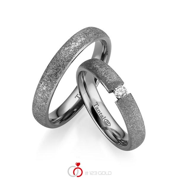 Paar klassische Trauringe/Eheringe in Tantal 900 mit zus. 0,08 ct. Brillant tw, si - UQ-1064-1 Paar klassische Trauringe/Eheringe in Tantal 900 mit zus. 0,08 ct. Brillant tw, si - UQ-1064-1