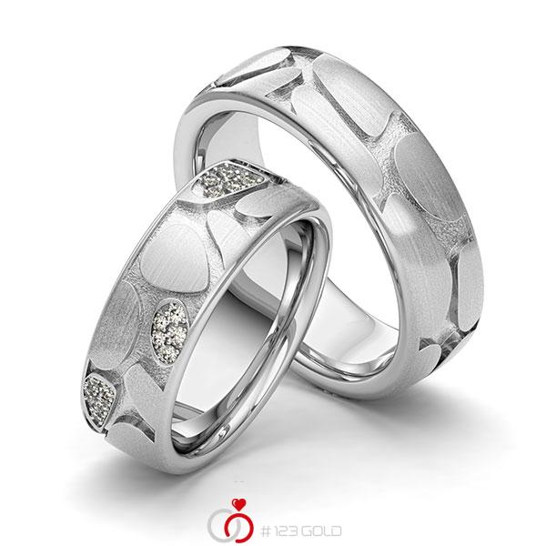 Paar klassische Trauringe/Eheringe in Weissgold 585 Laser Struktur mit zus. 0,12 ct. Brillant tw, si von 123gold - Y-1411-4 Paar klassische Trauringe/Eheringe in Weissgold 585 Laser Struktur mit zus. 0,12 ct. Brillant tw, si von 123gold - Y-1411-4