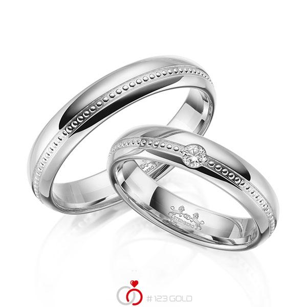 Paar klassische Trauringe/Eheringe in Weißgold 585 mit zus. 0,06 ct. Brillant tw, si von Steinberg - Q-1649-4 Paar klassische Trauringe/Eheringe in Weißgold 585 mit zus. 0,06 ct. Brillant tw, si von Steinberg - Q-1649-4