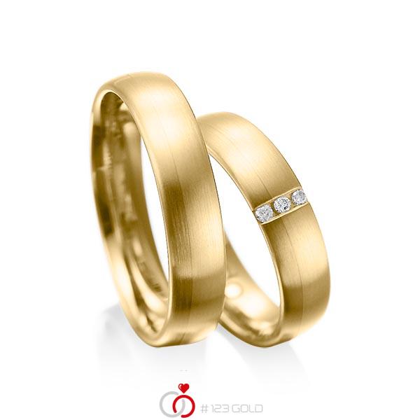 Set klassieke trouwringen in geelgoud 14 kt. met in totaal 0,045 ct. Briljant tw/si van acredo - A-1010-9 Set klassieke trouwringen in geelgoud 14 kt. met in totaal 0,045 ct. Briljant tw/si van acredo - A-1010-9