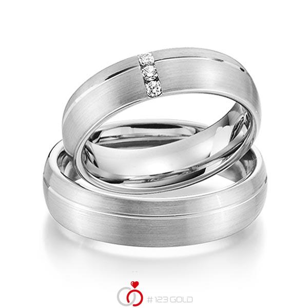 Set Klassieke trouwringen in grijsgoud 14 kt. met in totaal 0,075 ct. Briljant tw/si van Steinberg - Q-1338-10 Set Klassieke trouwringen in grijsgoud 14 kt. met in totaal 0,075 ct. Briljant tw/si van Steinberg - Q-1338-10