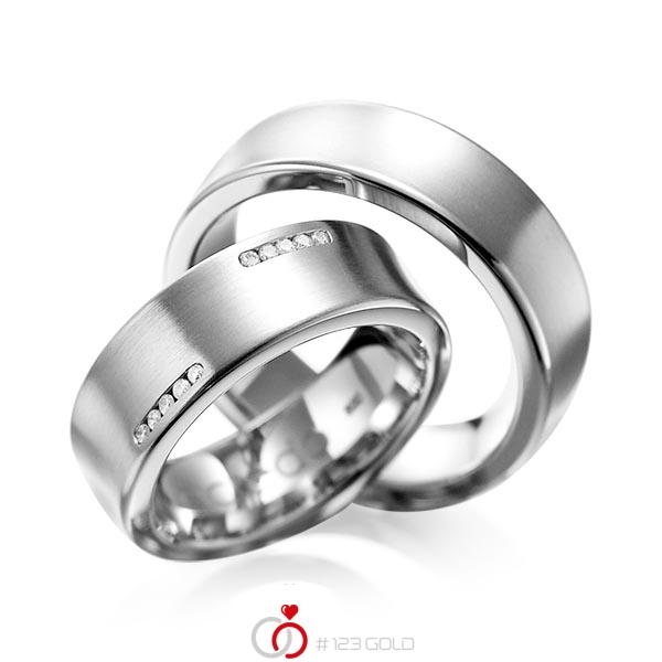 Set klassieke trouwringen in grijsgoud 14 kt. met in totaal 0,15 ct. Briljant tw/si van acredo - A-1094-3 Set klassieke trouwringen in grijsgoud 14 kt. met in totaal 0,15 ct. Briljant tw/si van acredo - A-1094-3