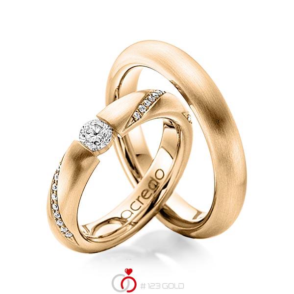 Set klassieke trouwringen in roségoud 14 kt. met 0,3 ct. + in totaal 0,225 ct. Briljant tw/si van acredo - A-1106-3 Set klassieke trouwringen in roségoud 14 kt. met 0,3 ct. + in totaal 0,225 ct. Briljant tw/si van acredo - A-1106-3