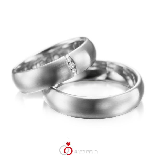 Set klassieke trouwringen in witgoud 14 kt. met in totaal 0,035 ct. Briljant tw/si van acredo - A-1059-6 Set klassieke trouwringen in witgoud 14 kt. met in totaal 0,035 ct. Briljant tw/si van acredo - A-1059-6