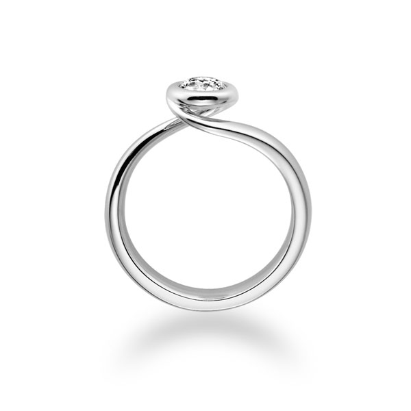 Diamond ring with bezel setting