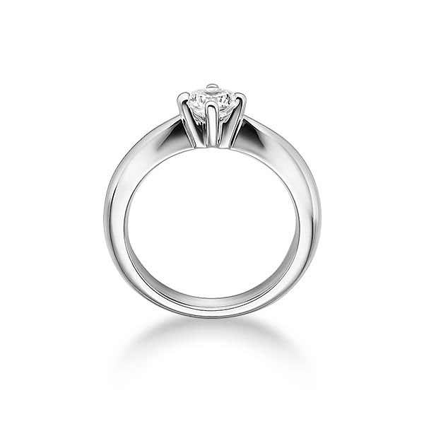 Diamond ring with 4 prong setting