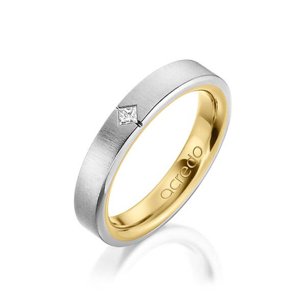 Bicolor trouwring in buiten grijsgoud 14 kt. , binnen geelgoud 14 kt. met in totaal 0,05 ct. Princess-Diamant tw/si van acredo - A-1479-2 Bicolor trouwring in buiten grijsgoud 14 kt. , binnen geelgoud 14 kt. met in totaal 0,05 ct. Princess-Diamant tw/si van acredo - A-1479-2